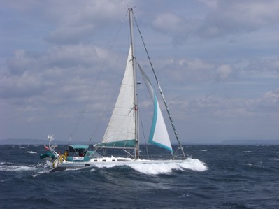 navigation avec 2 ris et trinquette